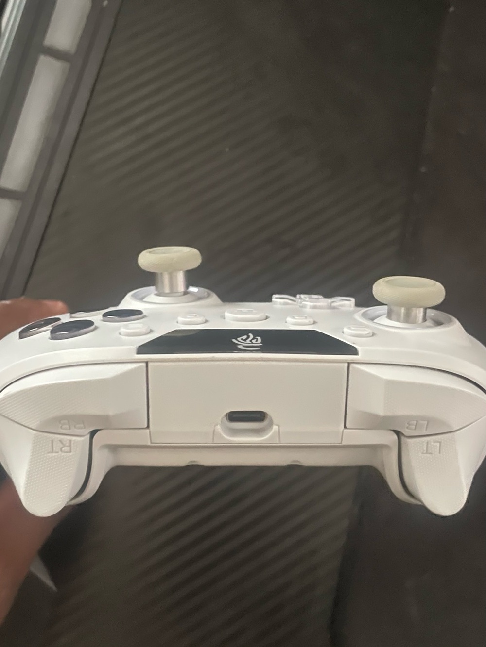 White Wireless Game Controller with Precision Thumbsticks